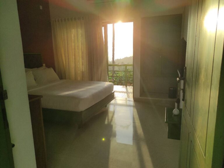 Inside room view of the Aanandakosha ayurveda retreat